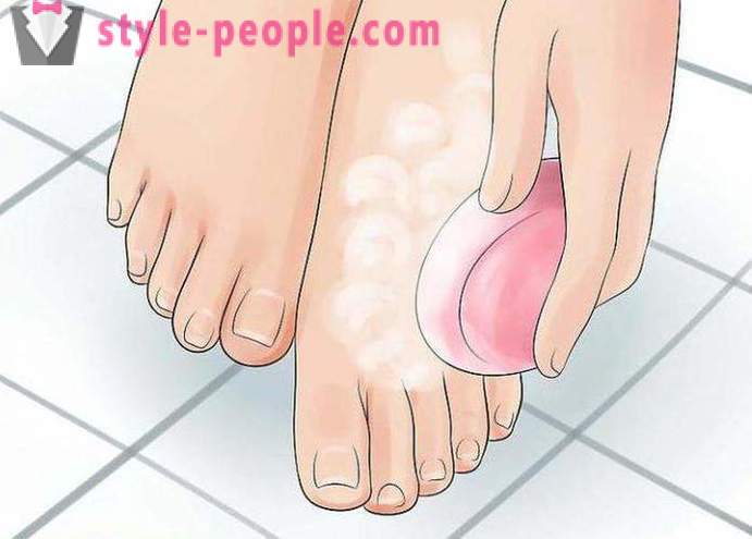 Por que suar muito eo cheiro dos pés, o que fazer e como se livrar do cheiro