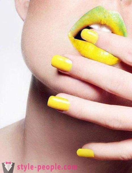 Manicure amarelo: projeto da foto