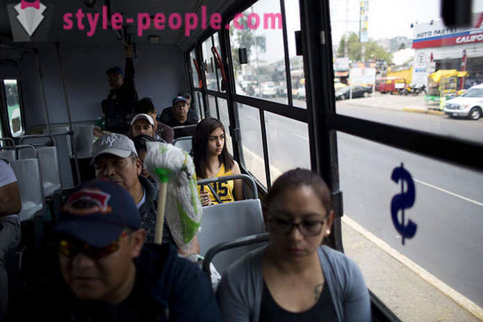 Por que os residentes da Cidade do México comprar telefones celulares fictícios