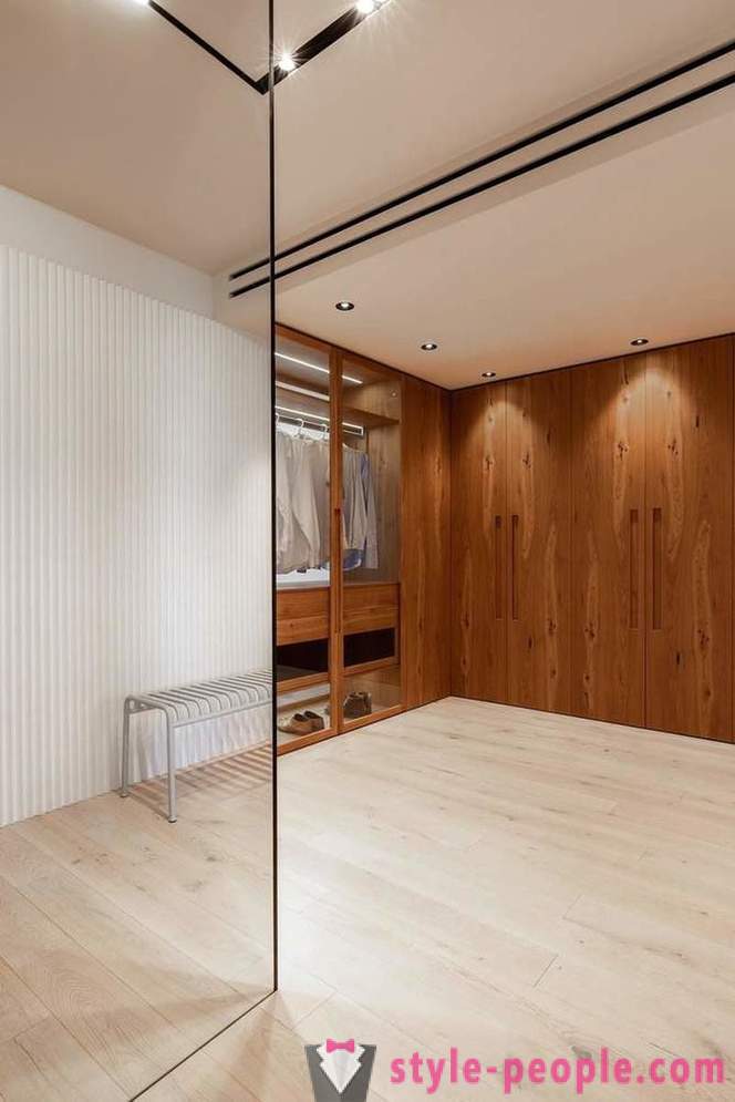 Interior minimalista do apartamento de 78 metros quadrados em Kiev