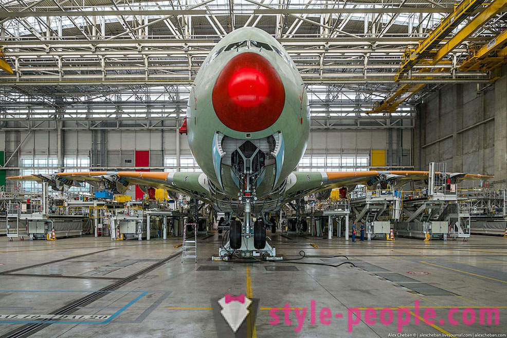 O processo de maior avião de passageiros do mundo de fabricação