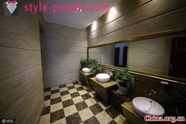 Como o 5-estrela banheiro público da China