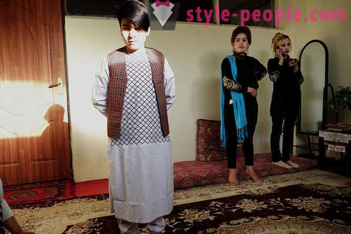 Por que são criados como meninos no Afeganistão, algumas meninas