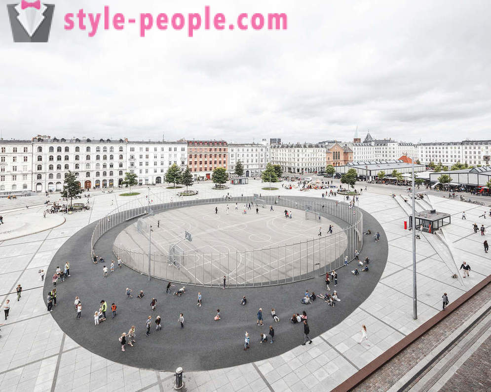 Como é que Israel Square em Copenhague