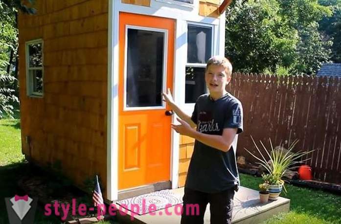 Menino de 13 anos de idade, construiu para si uma casa