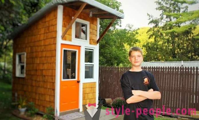 Menino de 13 anos de idade, construiu para si uma casa