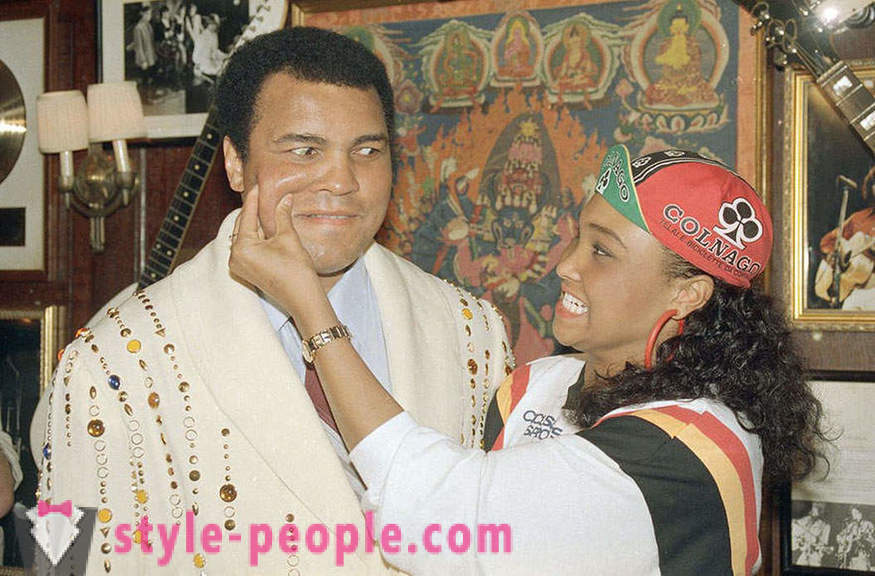 Aniversário Maior: Muhammad Ali fora do ringue