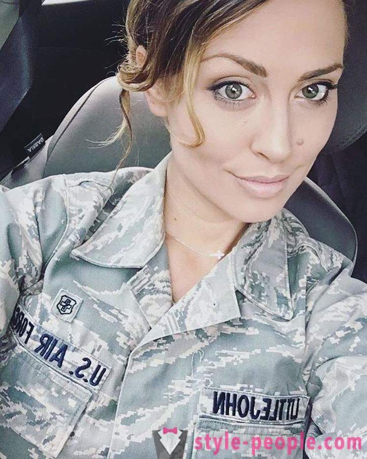 Kerissa Littlejohn - membros da Força Aérea dos EUA, que é um modelo profissional, e tem um mestrado
