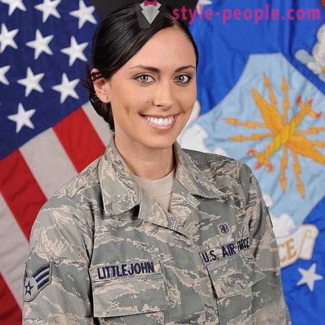 Kerissa Littlejohn - membros da Força Aérea dos EUA, que é um modelo profissional, e tem um mestrado