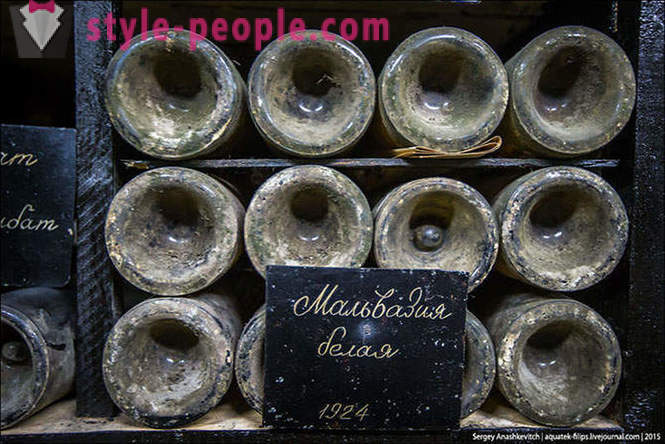 A famosa coleção de vinhos Massandra