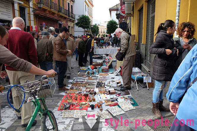 Progudka no mercado de pulgas na Espanha