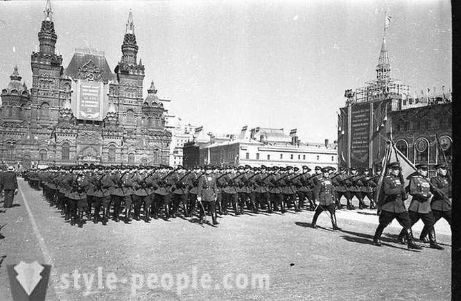 O desfile na Praça Vermelha em 1 de maio de 1951