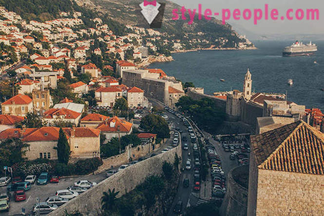 Cidade antiga na Croácia com uma visão panorâmica