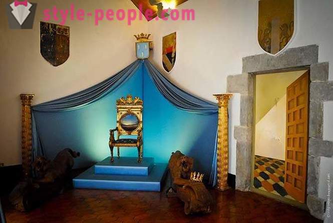 Salvador Dali Museum eo castelo de sua esposa