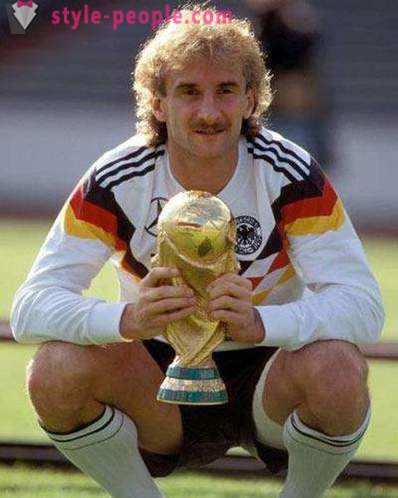 Rudi Völler - jogador alemão de futebol e treinador: uma biografia, realizações desportivas
