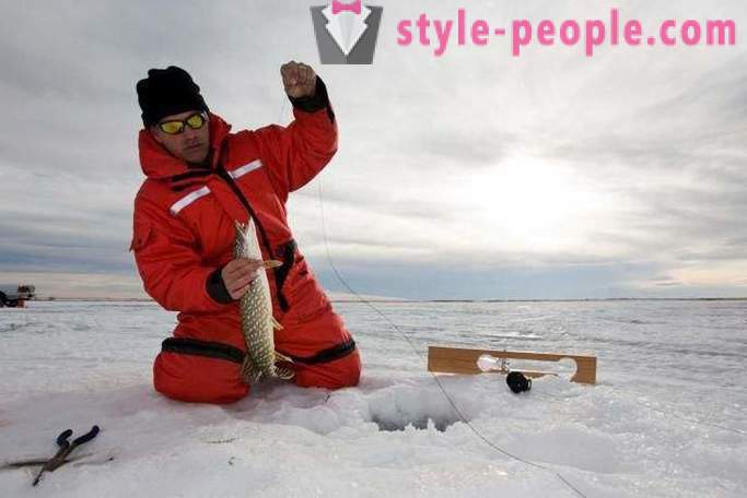 Pesca do inverno no gelo em primeiro lugar: Dicas experientes
