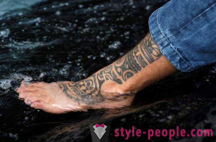Características tatuagens para os homens a pé