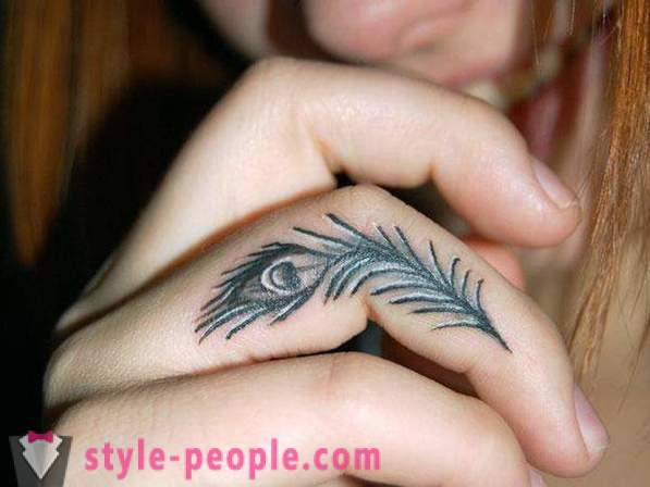 Tatuagens nos dedos - uma tendência de moda!