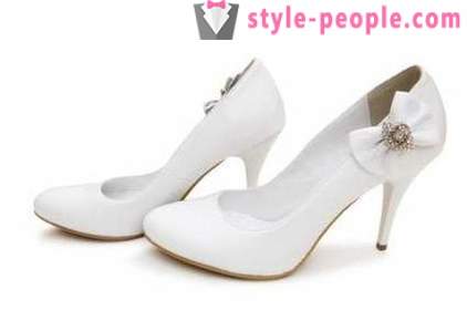 Sapatos brancos para fashionistas
